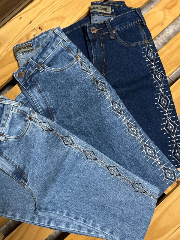 CALÇA JEANS FEMININA COM PEDRARIAS