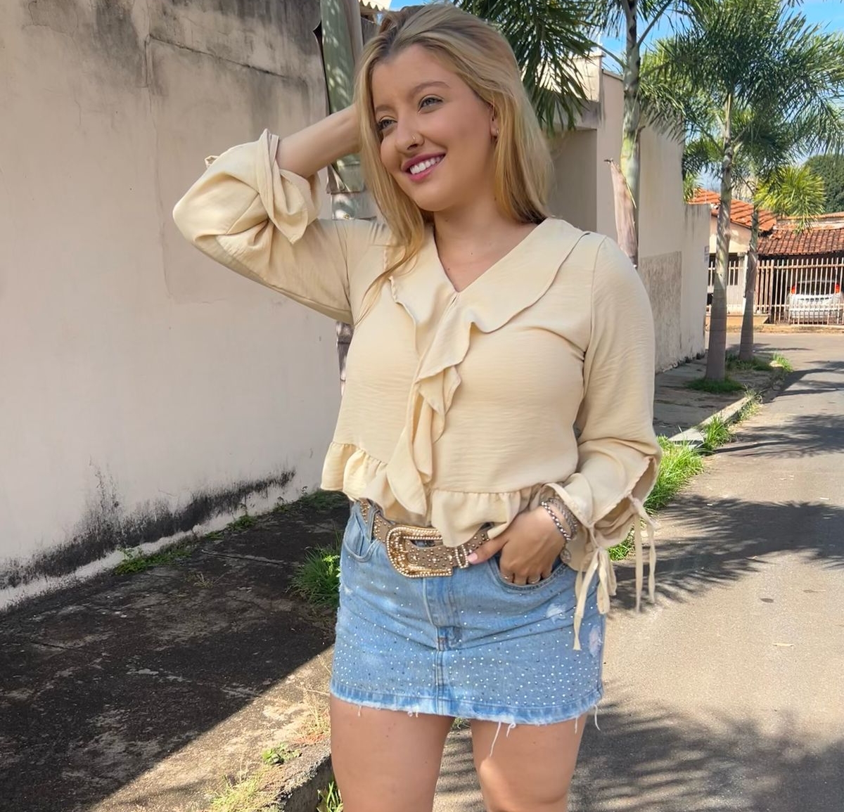 CAMISA FEMININA COM BABADOS - Imagem 2