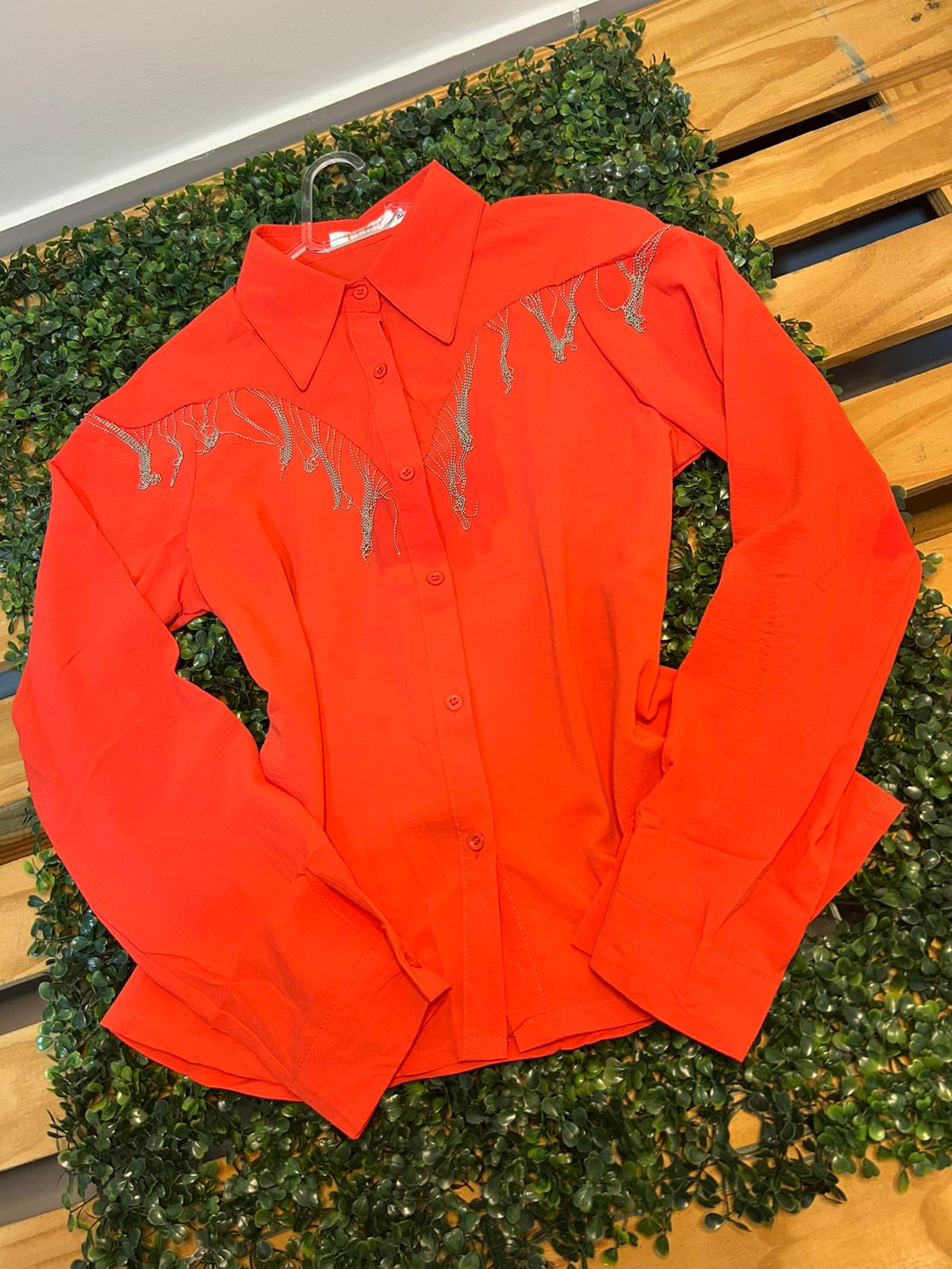 CAMISA FEMININA COM FRANJAS
