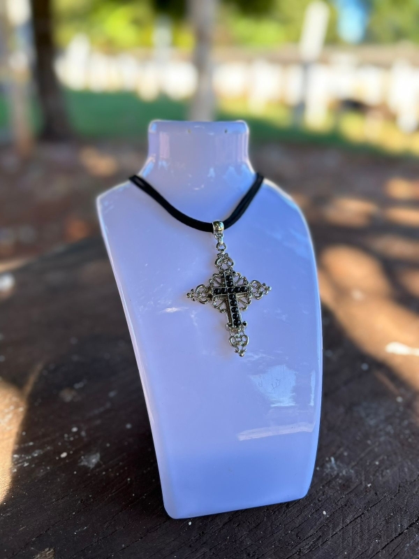 CHOCKER CRUCIFIXO