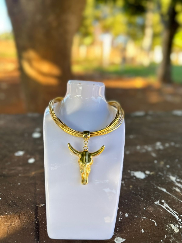 CHOCKER FIO DOURADO