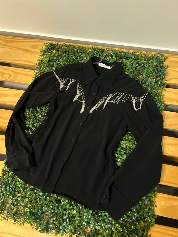 CAMISA FEMININA COM FRANJAS
