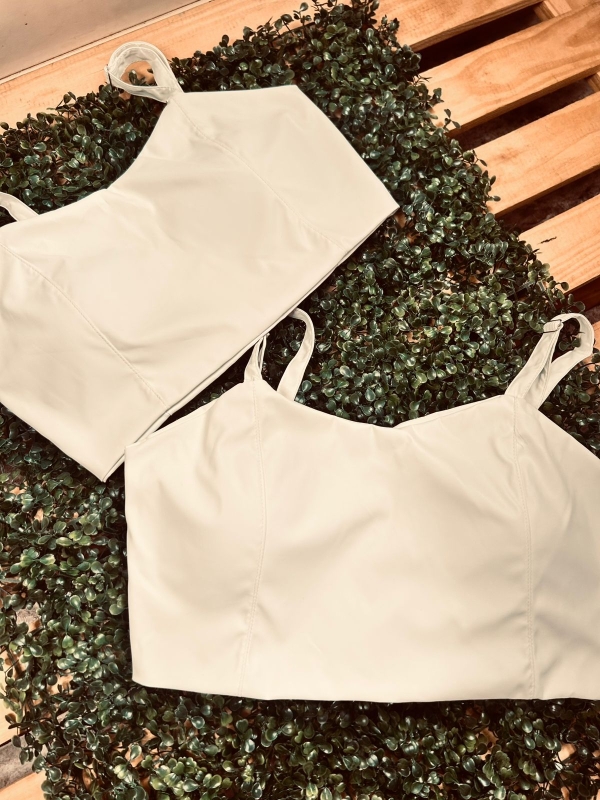 CROPPED FEMININO EM COURINO COM BOJO E ZÍPER - Imagem 4